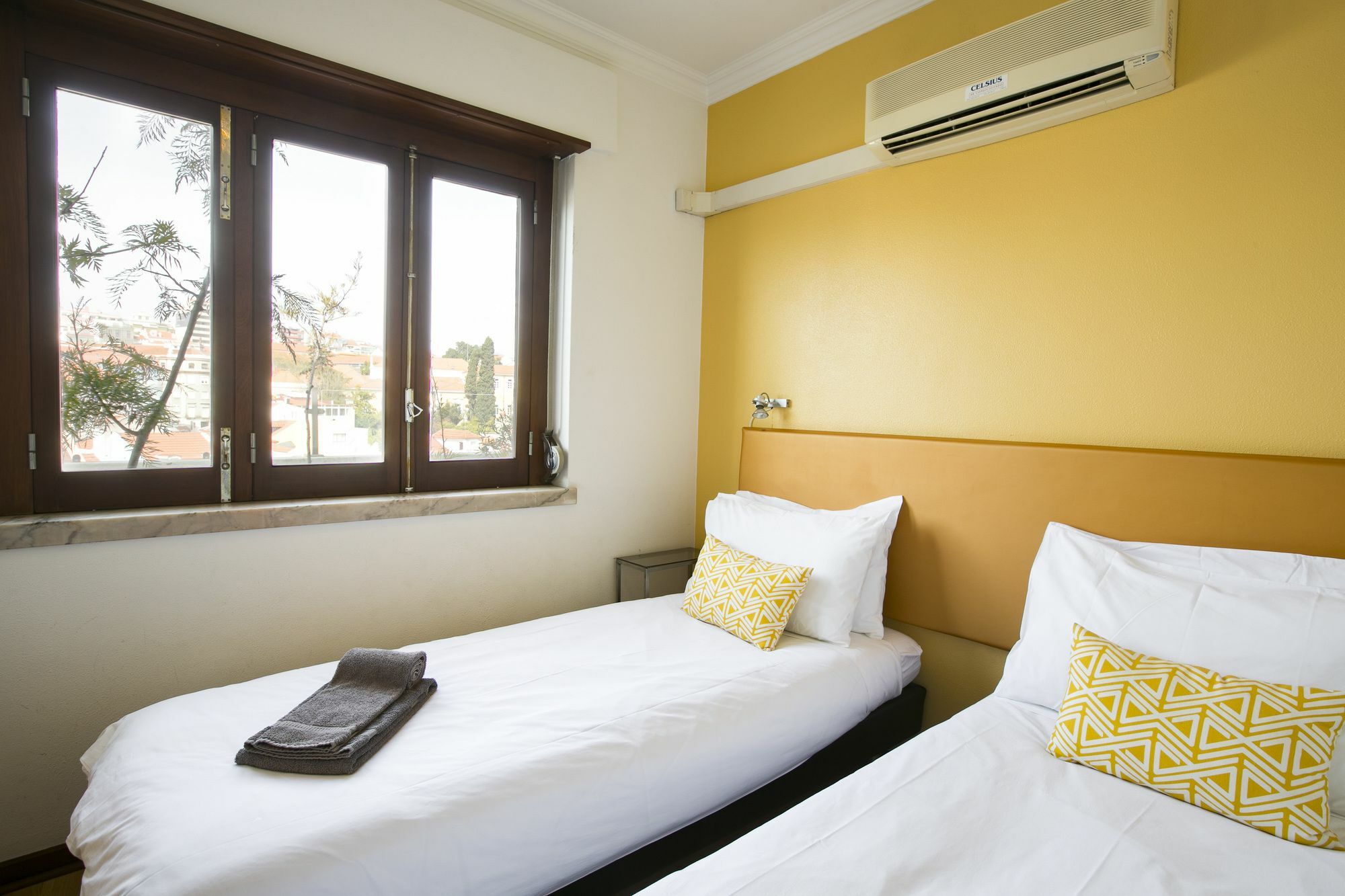 Lv Premier Apartments Anjos- Ar1 Lisbon Bagian luar foto